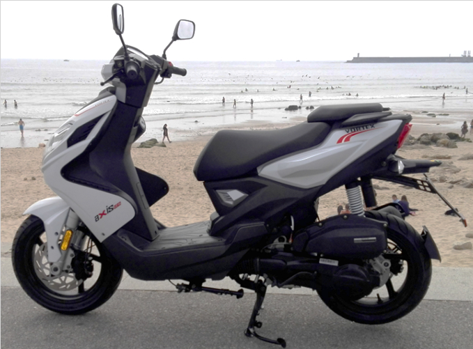 axis 125 scooty